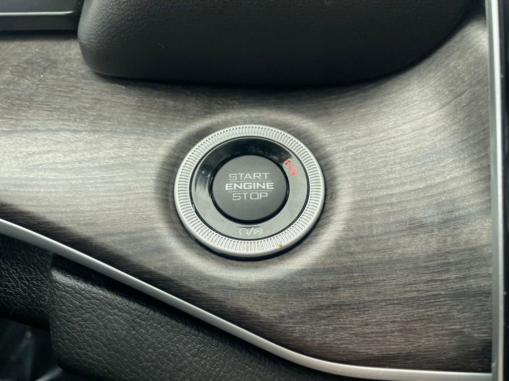 Used 2023 Jeep Grand Cherokee Limited image 18