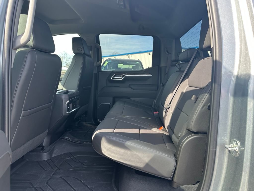 Used 2025 Chevrolet Silverado 1500 LTZ image 9