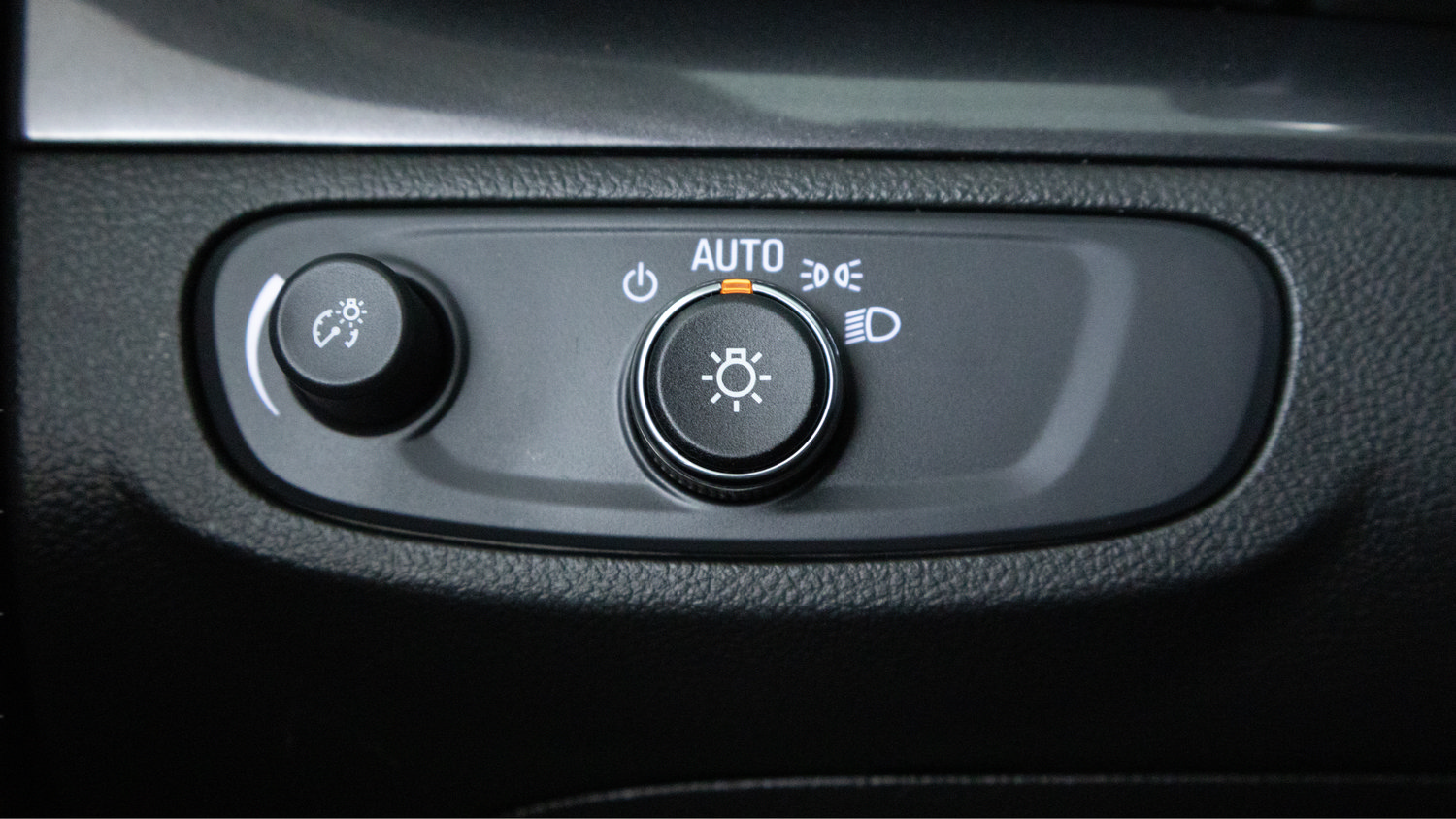 Certified 2022 Buick Encore Preferred AWD/4WD image 21