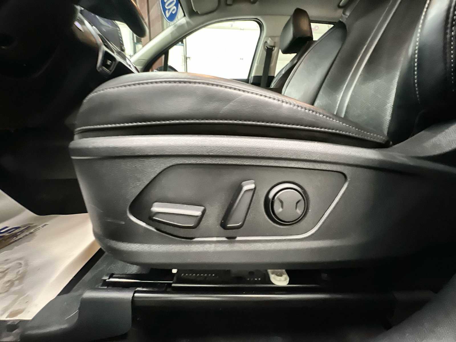 Used 2023 Kia Sorento EX image 14