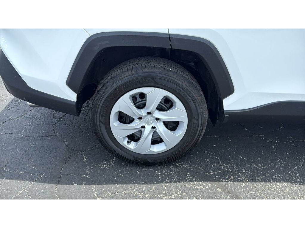 Certified 2025 Toyota RAV4 LE AWD/4WD image 14