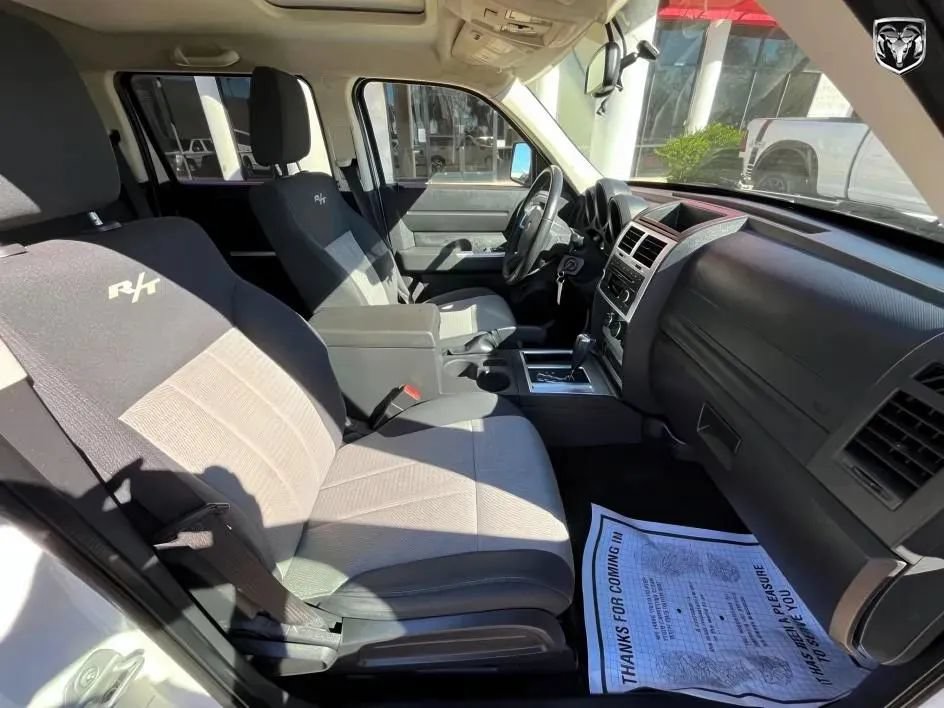 Used 2007 Dodge Nitro R/T RWD image 11