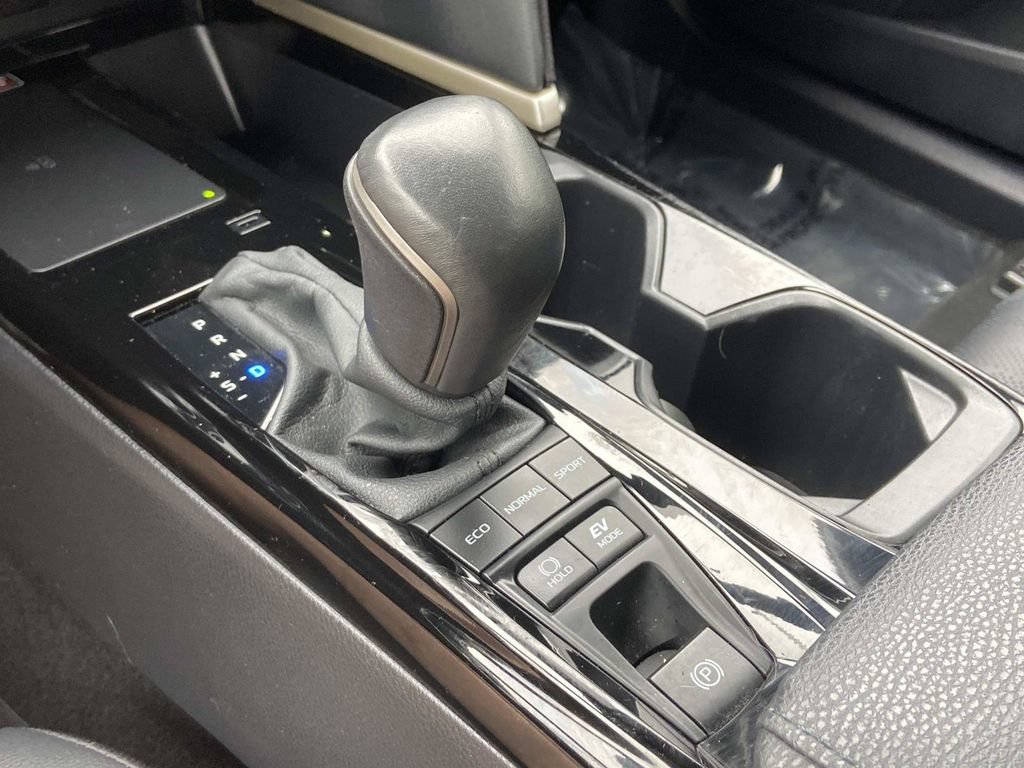 Used 2025 Toyota Camry XSE FWD image 41