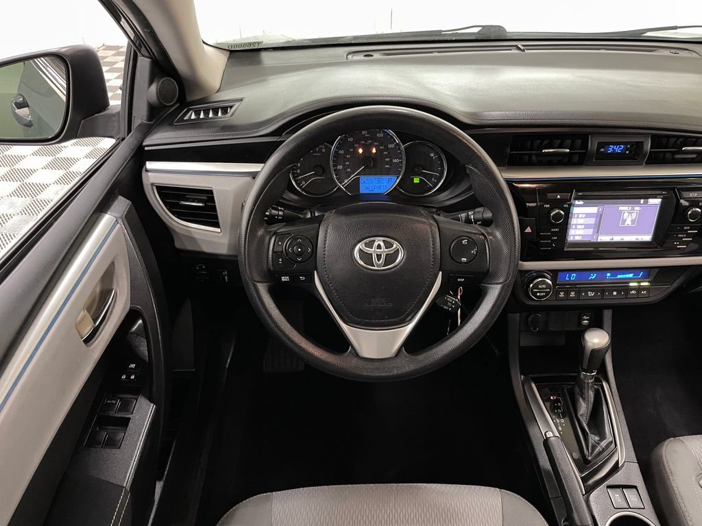 Used 2015 Toyota Corolla LE FWD image 15