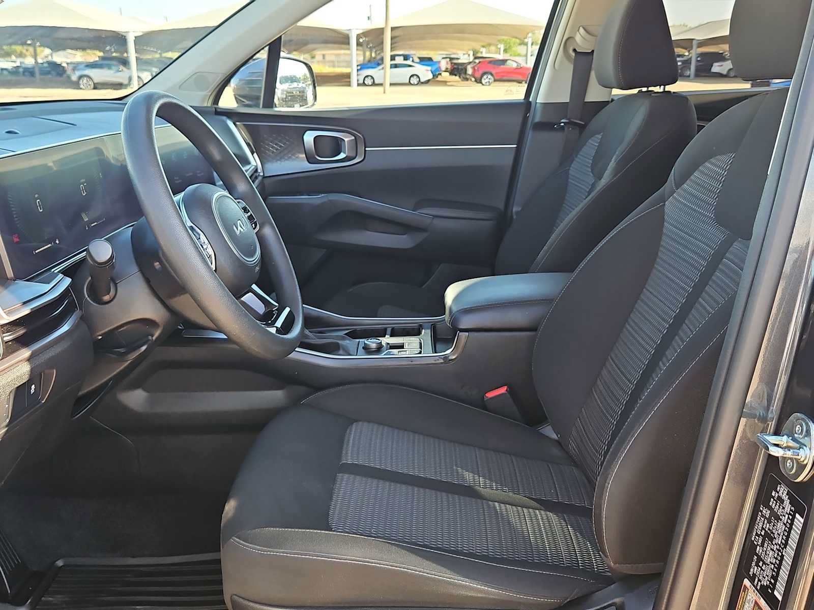 Used 2024 Kia Sorento LX FWD image 15