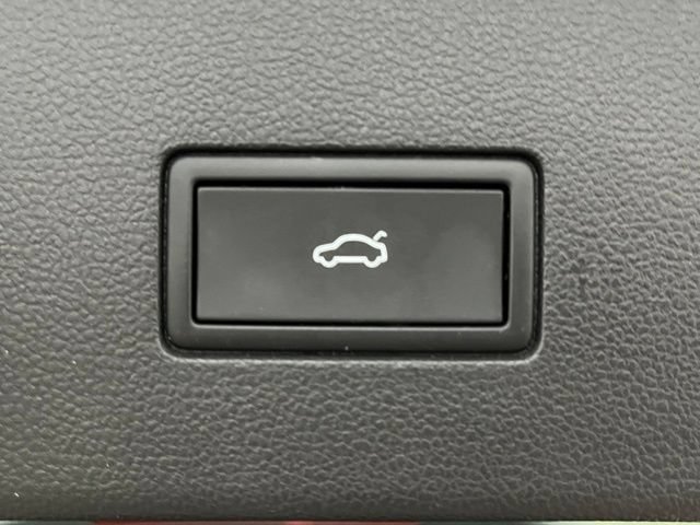 Used 2024 Volkswagen Atlas SEL AWD/4WD image 15