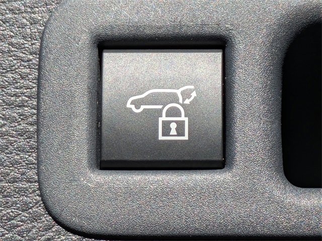 Used 2025 Toyota Sienna Limited image 14