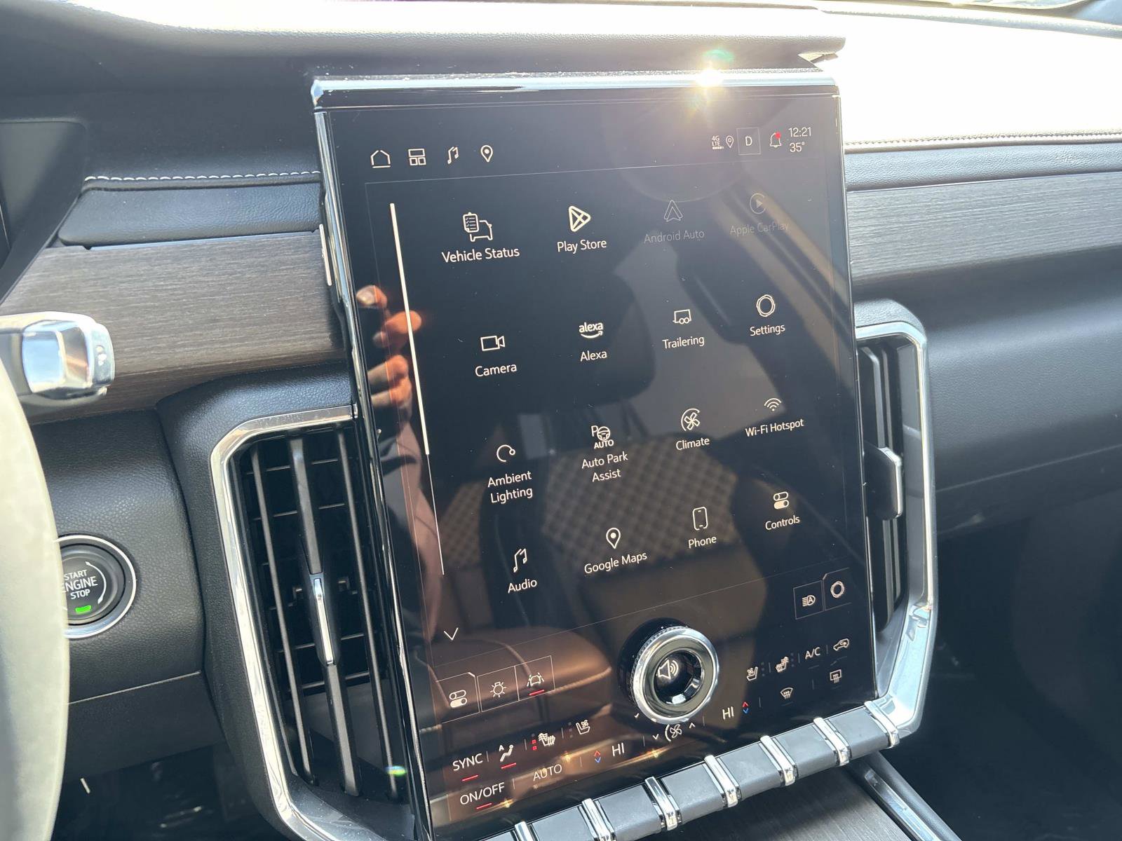 Certified 2024 GMC Acadia Denali w/ Super Cruise Package image 23