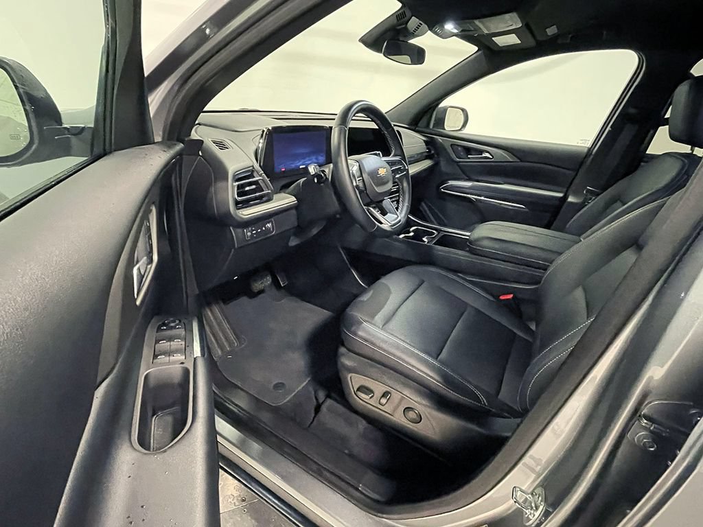 Used 2025 Chevrolet Traverse LT AWD/4WD image 21