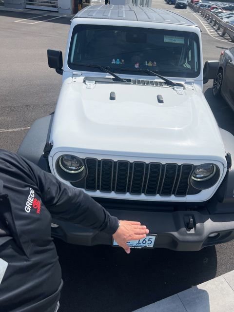 Used 2025 Jeep Wrangler Sport S image 1