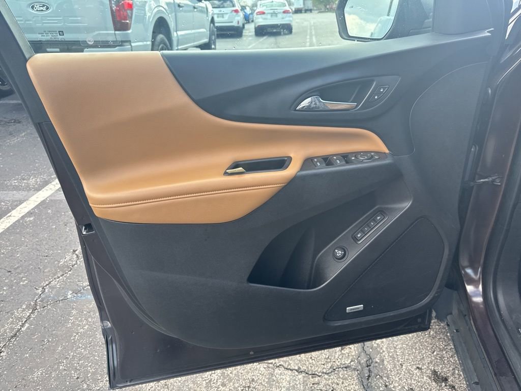 Used 2020 Chevrolet Equinox Premier AWD/4WD image 16