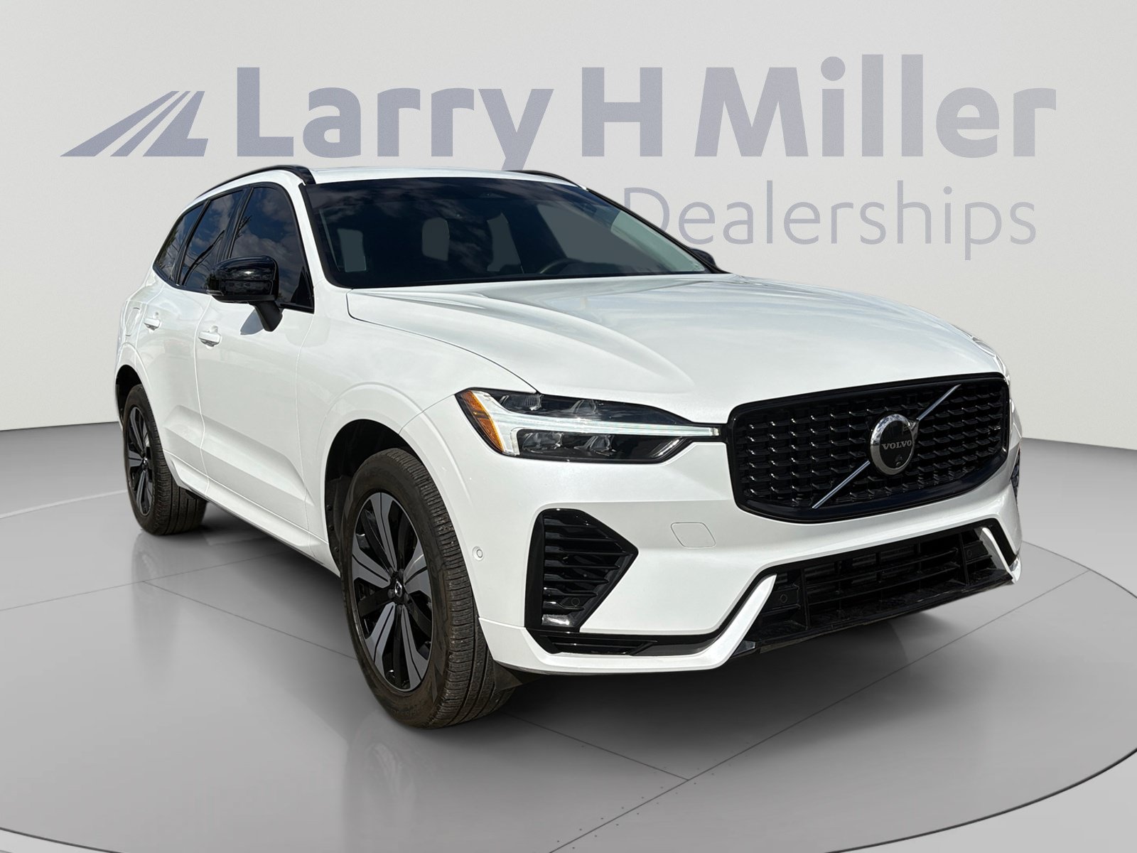 Used 2024 Volvo XC60 T8 Plus AWD/4WD image 7