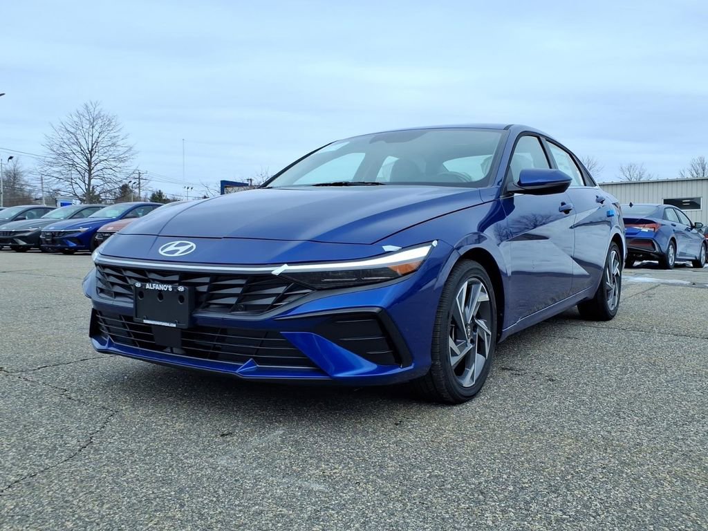 New 2025 Hyundai Elantra Limited image 5