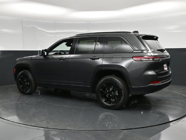 New 2026 Jeep Grand Cherokee Altitude AWD/4WD image 8