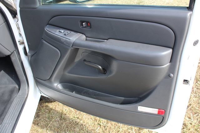 Used 2006 Chevrolet Silverado 2500 W/T w/ Heavy-Duty Power Package image 27