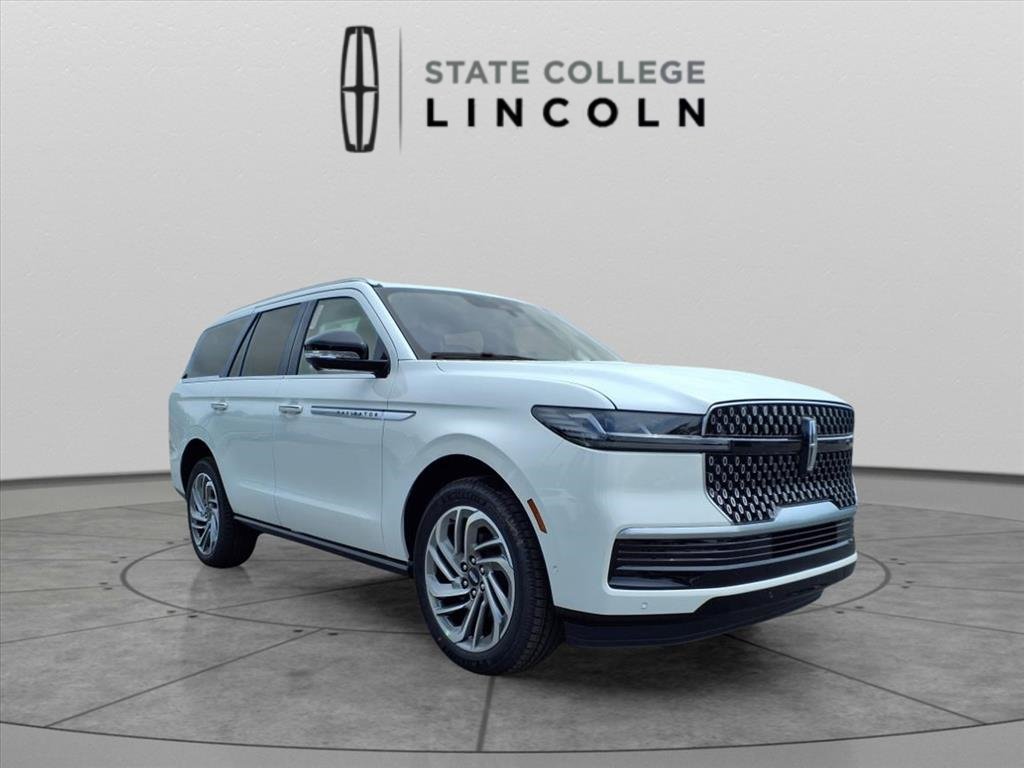 New 2025 Lincoln Navigator Reserve image 2