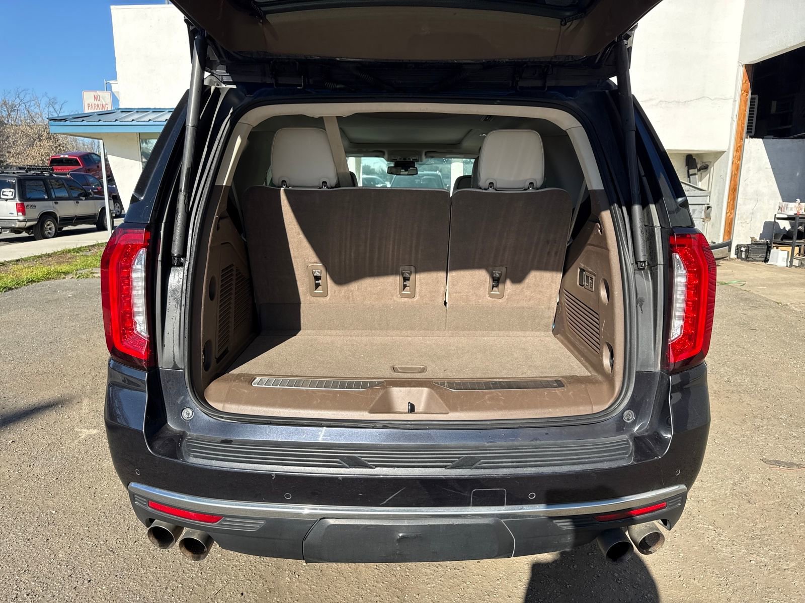 Used 2023 GMC Yukon Denali image 23