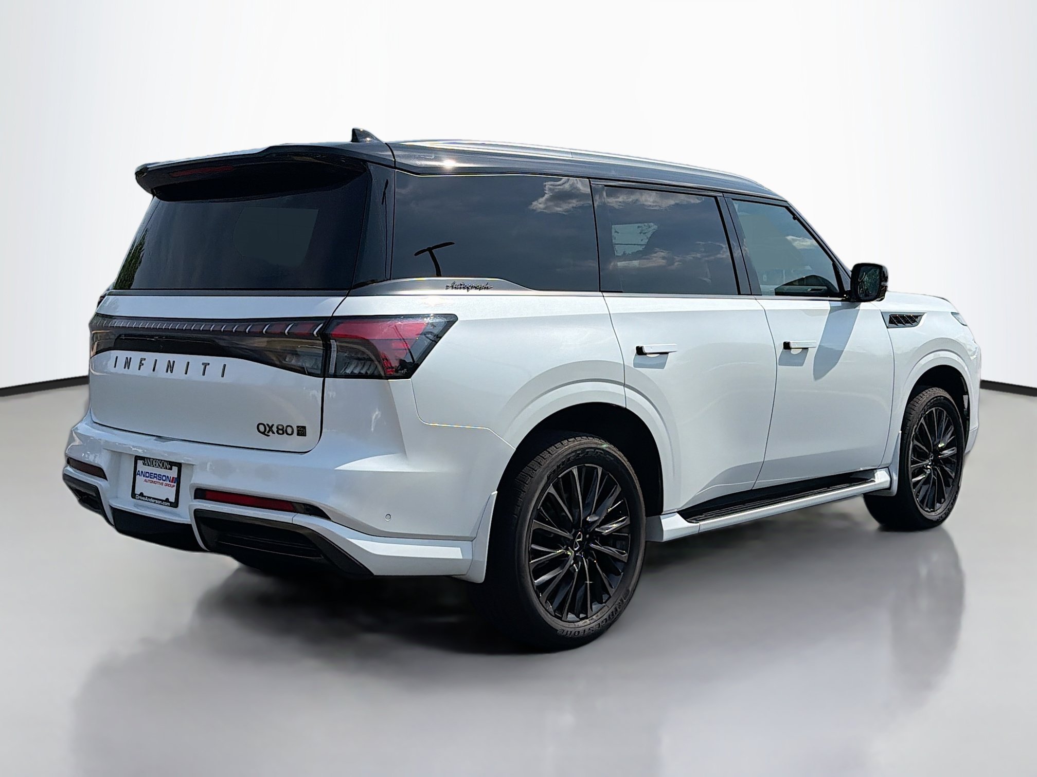 Used 2025 INFINITI QX80 Autograph AWD/4WD image 2