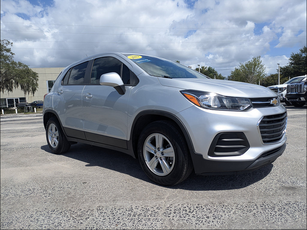 Used 2019 Chevrolet Trax LS w/ Tint and Cruise Package FWD image 2