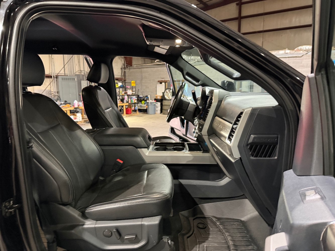 Used 2022 Ford F250 Lariat w/ Lariat Ultimate Package AWD/4WD image 26