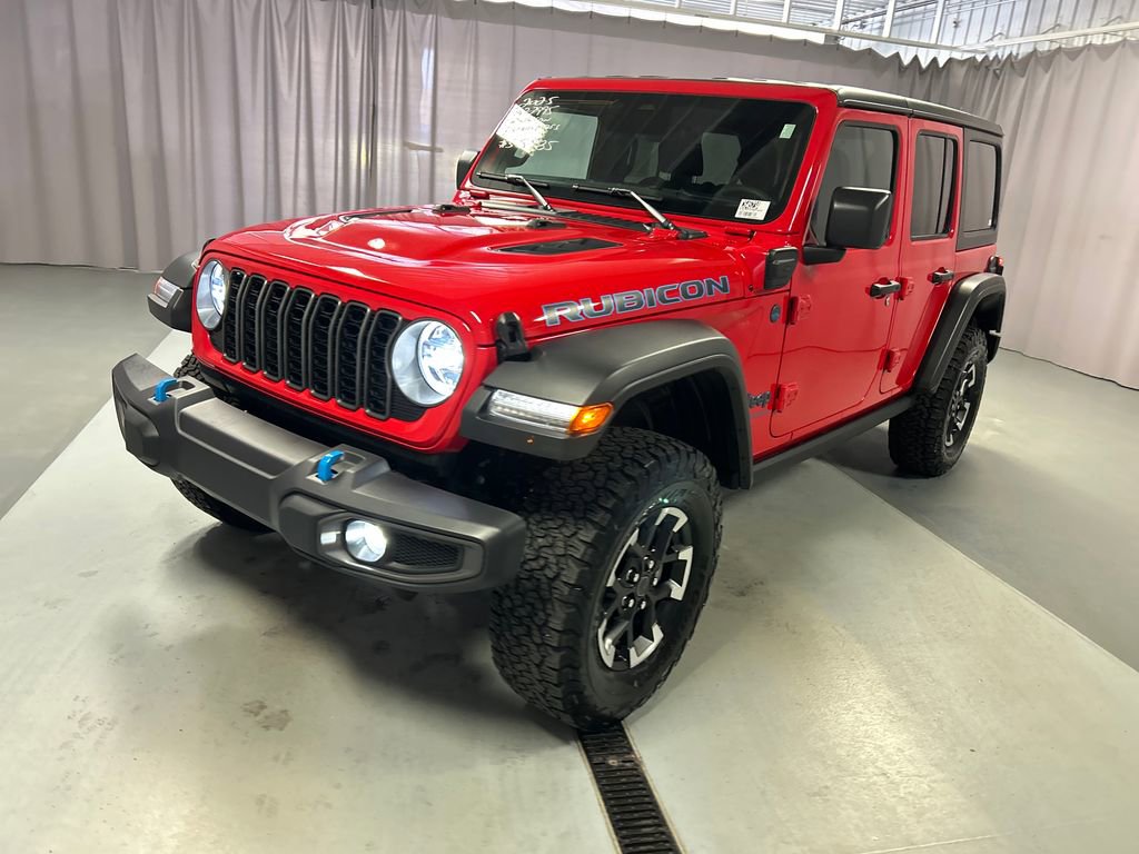 Used 2025 Jeep Wrangler Unlimited Rubicon 4xe w/ Safety Group AWD/4WD image 3
