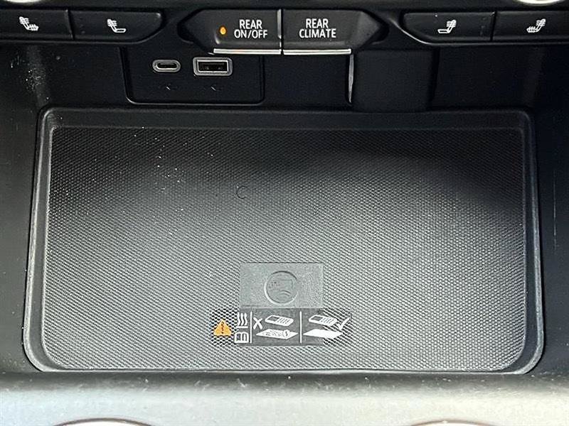 Used 2022 Chevrolet Suburban LT RWD image 36