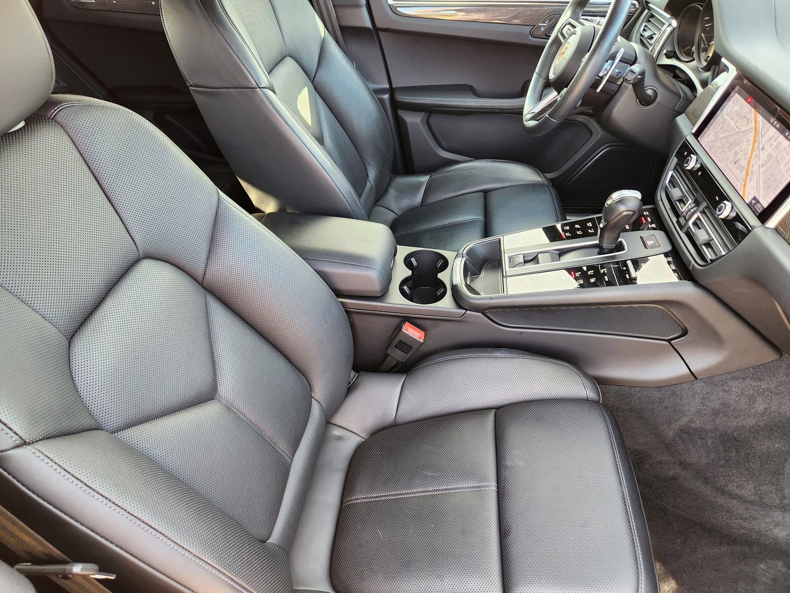 Used 2023 Porsche Macan S w/ Sport Chrono Package image 22