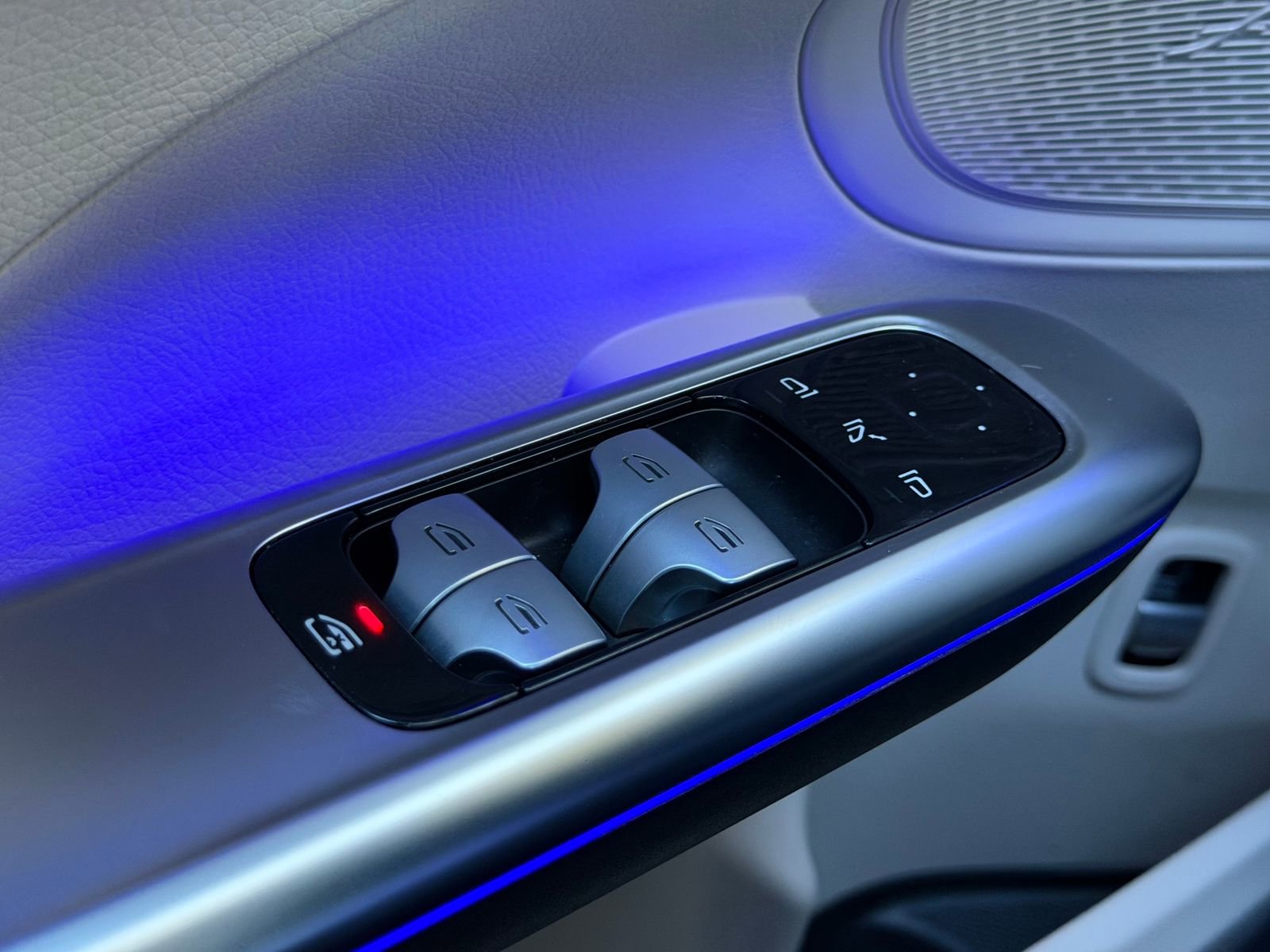 Certified 2023 Mercedes-Benz C 300 4MATIC Sedan image 21