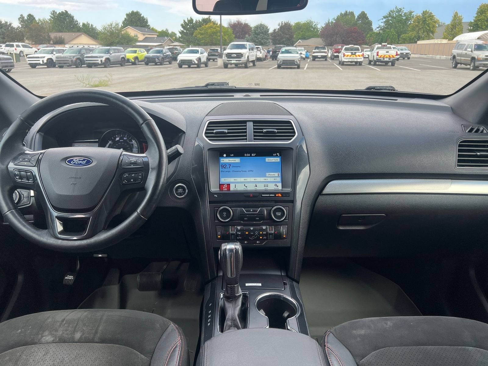 Used 2018 Ford Explorer XLT w/ Equipment Group 202A AWD/4WD image 12