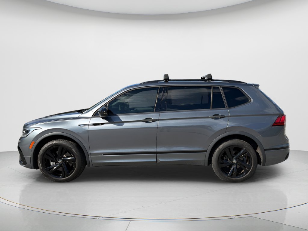 Used 2024 Volkswagen Tiguan SE R-Line FWD image 9