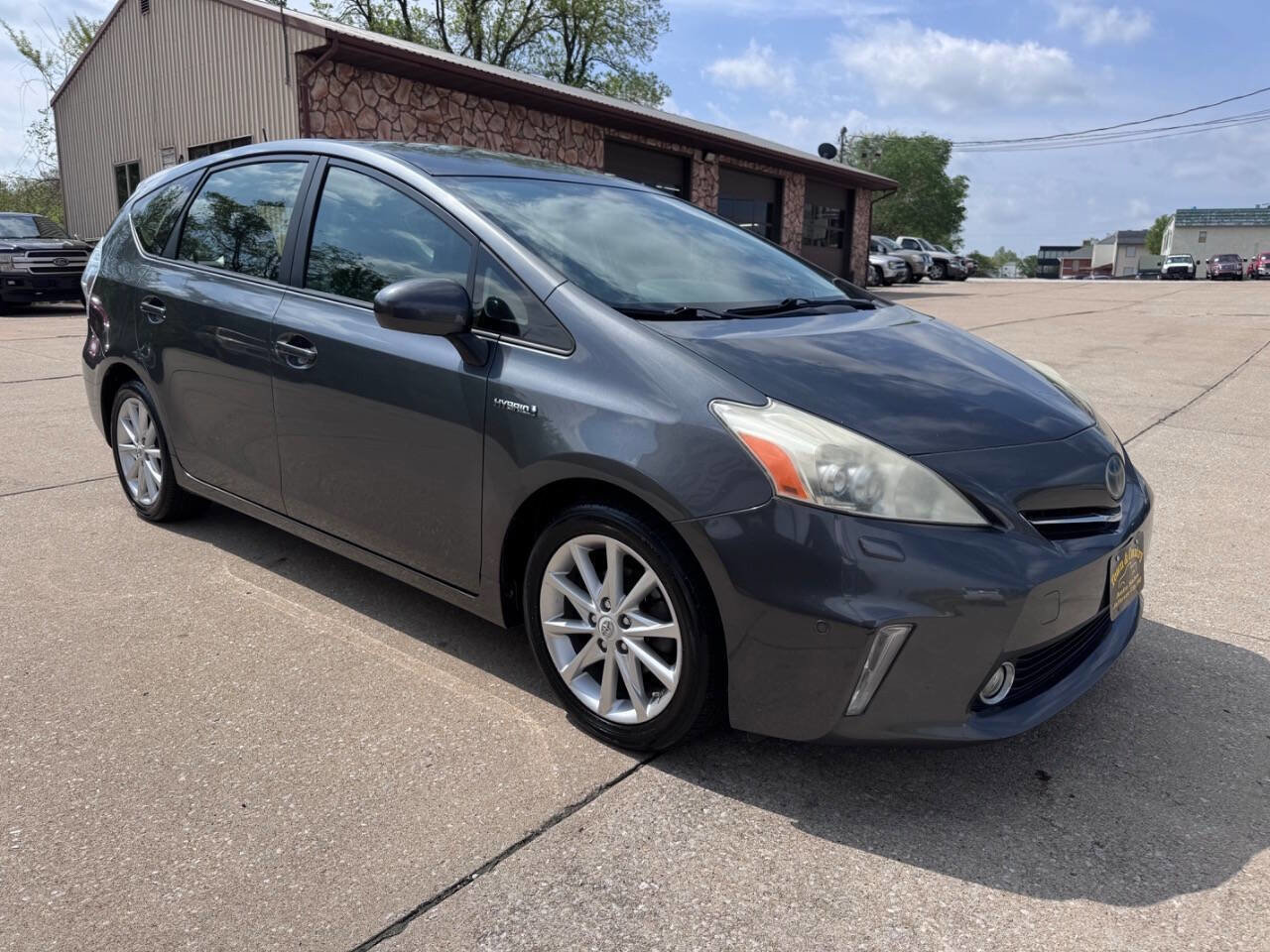 Used 2013 Toyota Prius V Five FWD image 3
