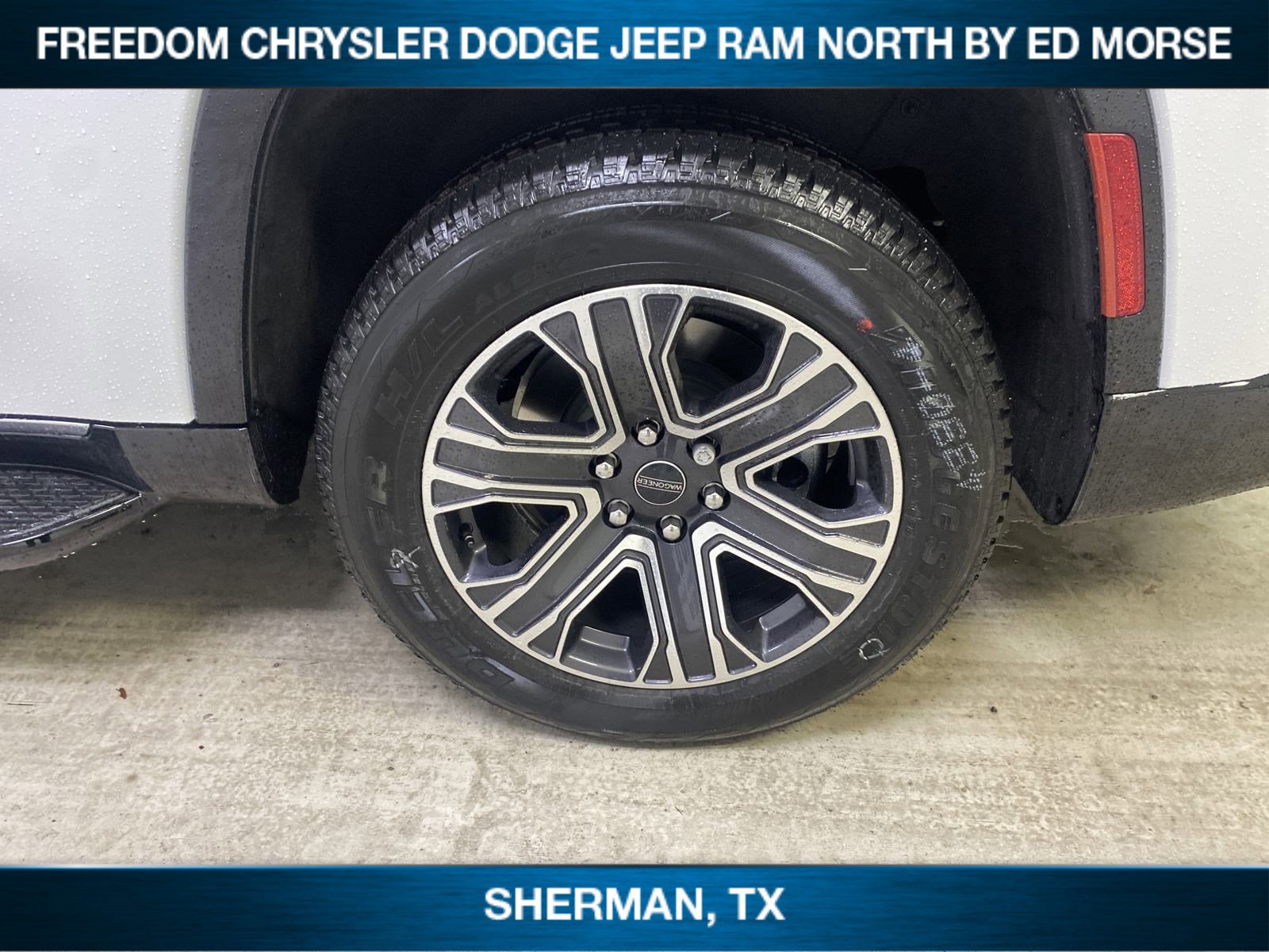 New 2025 Jeep Wagoneer 2WD image 29