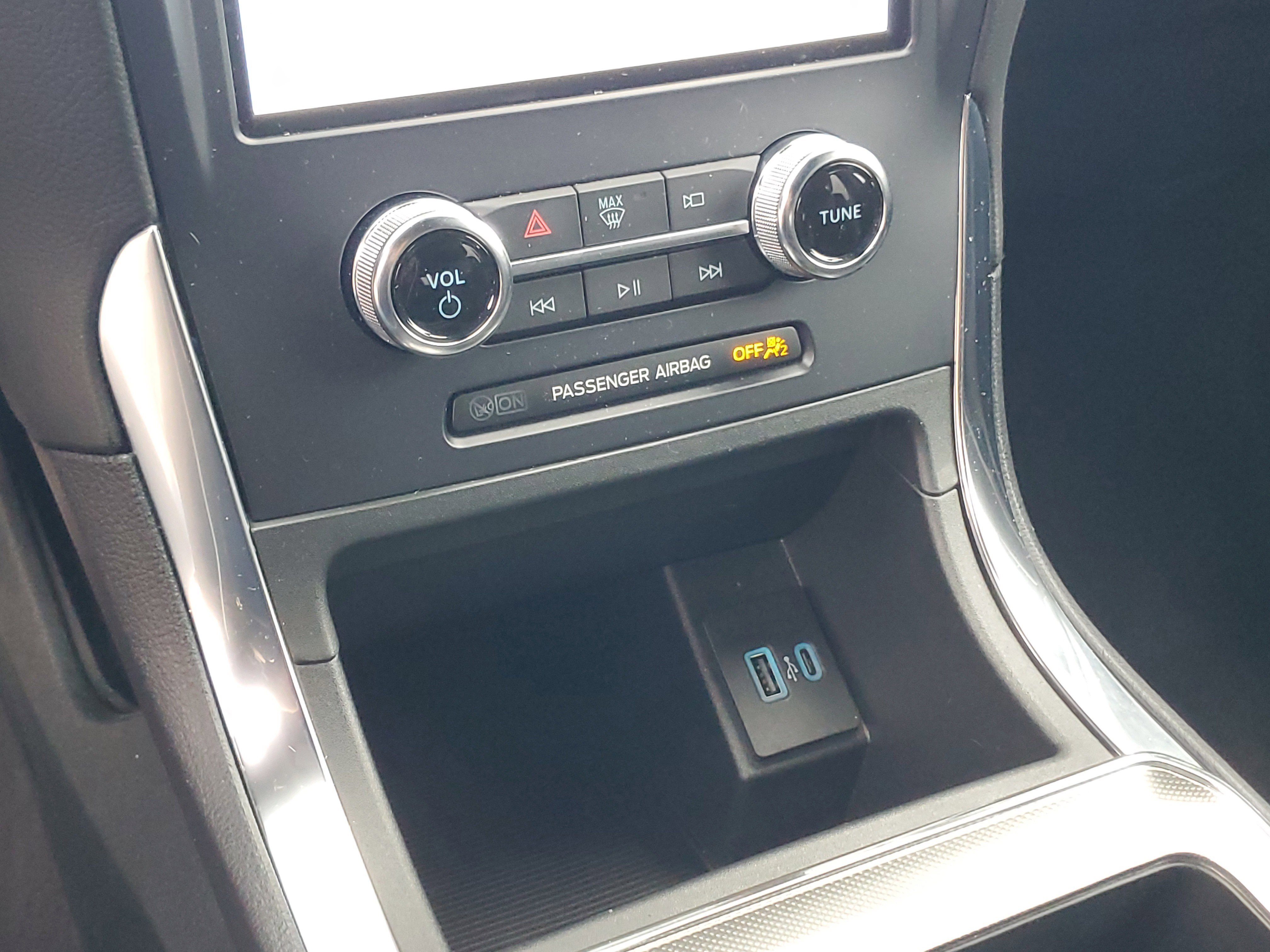 Used 2023 Ford Edge ST image 18