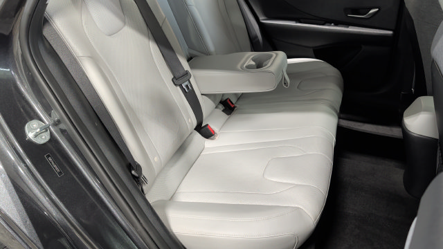 Certified 2023 Hyundai Elantra Limited FWD image 25