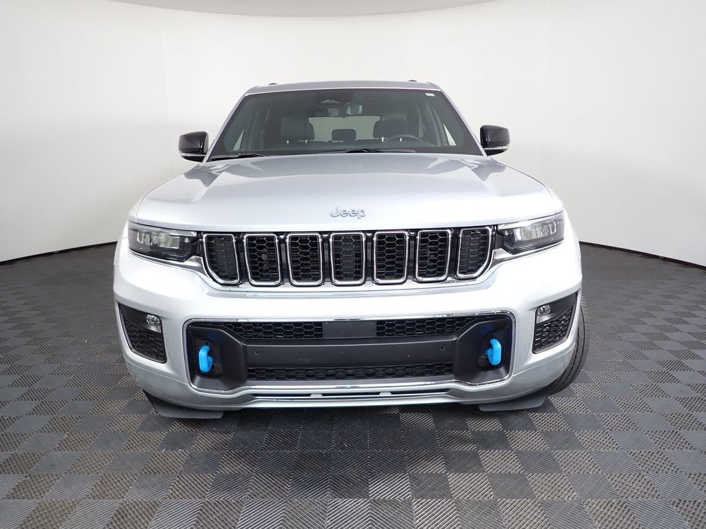 Used 2022 Jeep Grand Cherokee Overland w/ Luxury Tech Group IV AWD/4WD image 11