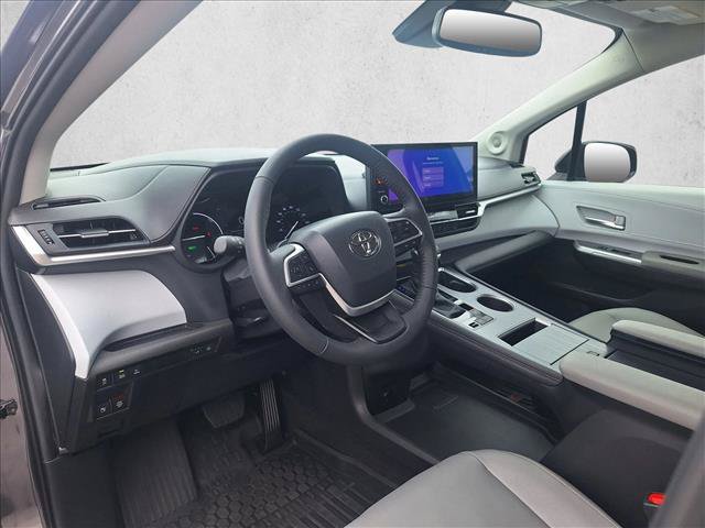 Certified 2025 Toyota Sienna XLE w/ XLE Plus Package FWD image 10
