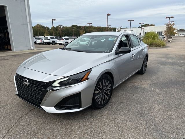 Used 2025 Nissan Altima 2.5 SV