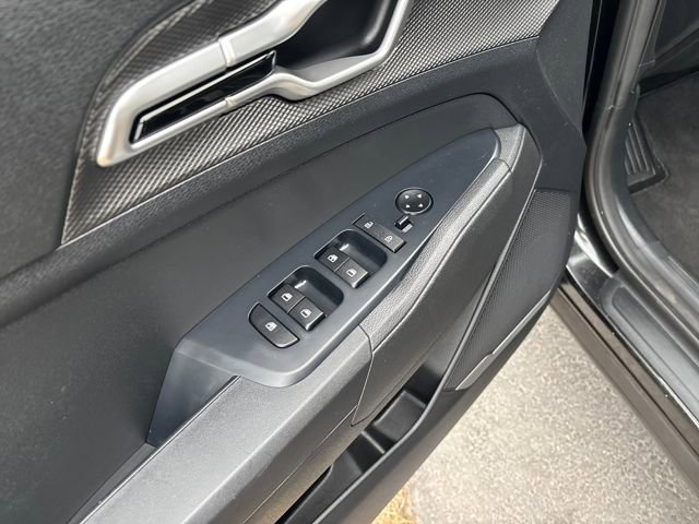 Used 2023 Kia Sportage LX image 11