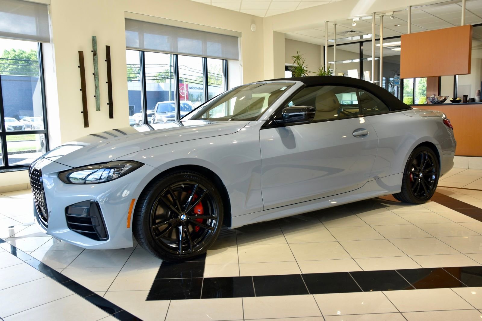 Used 2023 BMW 440i xDrive Convertible w/ Premium Package image 3
