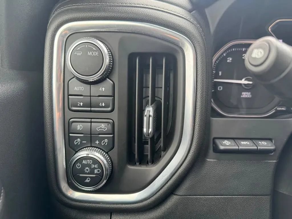 Used 2022 GMC Sierra 1500 Denali w/ Denali Reserve Package AWD/4WD image 23