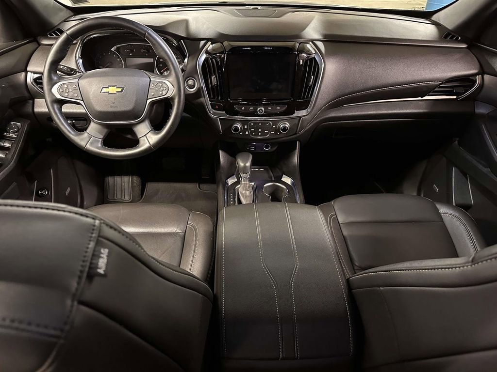Used 2023 Chevrolet Traverse LT w/ LT Premium Package image 19