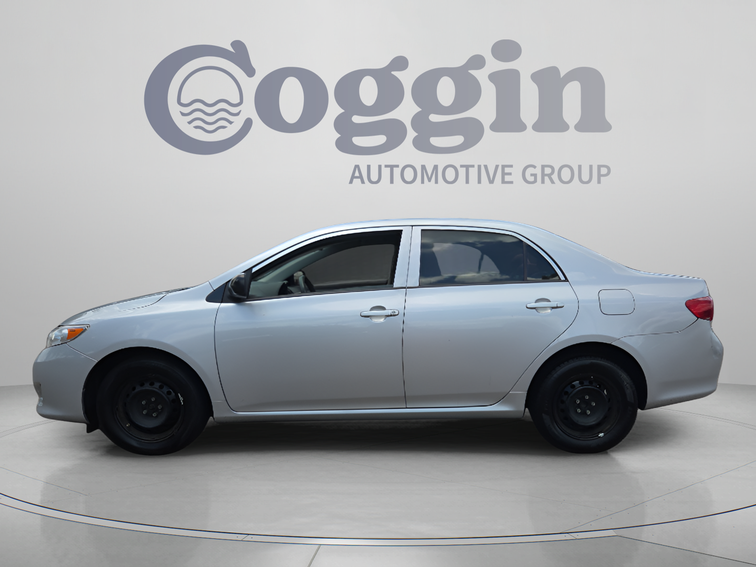 Used 2010 Toyota Corolla LE FWD image 2