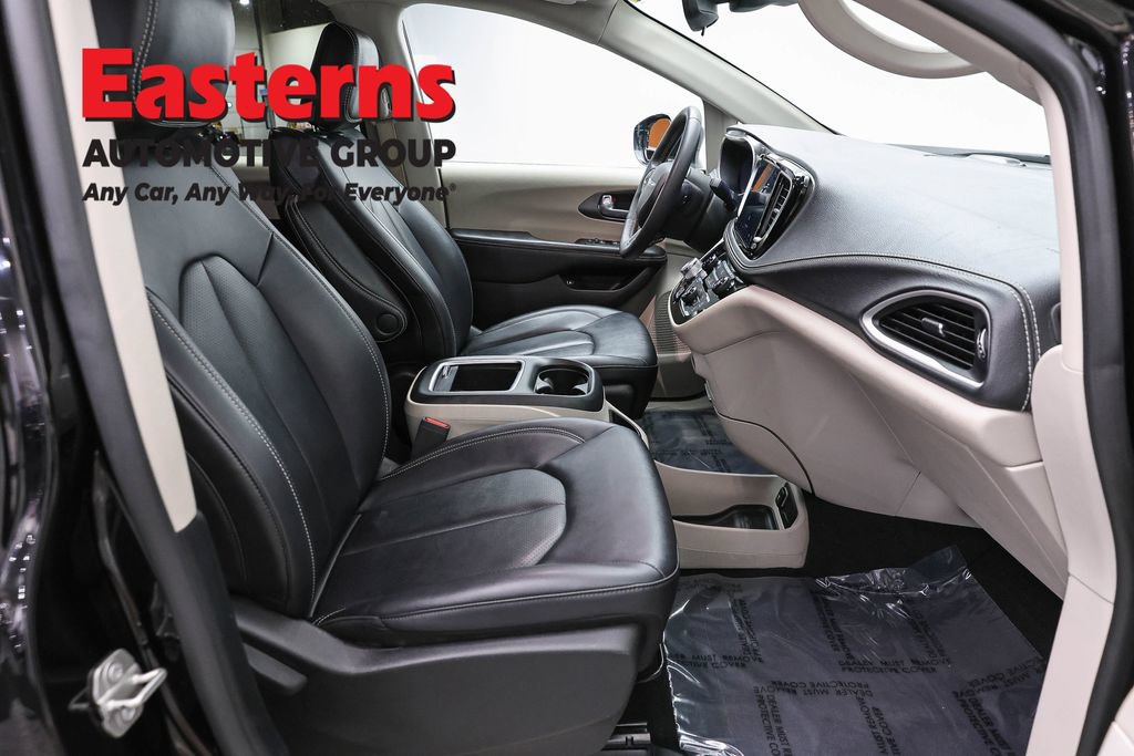 Used 2024 Chrysler Pacifica Limited FWD image 23