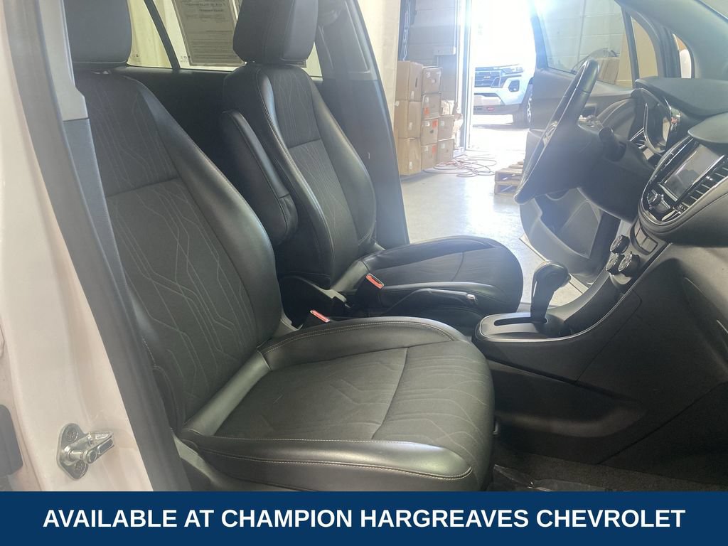 Used 2020 Chevrolet Trax LT w/ LT Convenience Package FWD image 36