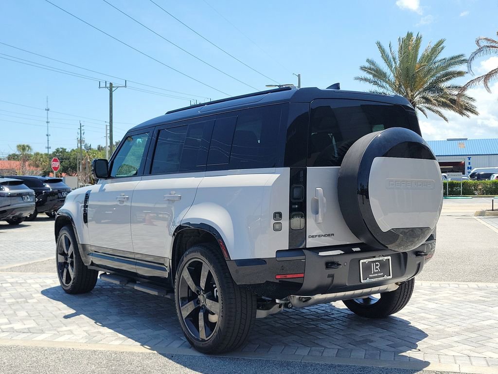 New 2026 Land Rover Defender 110 X-Dynamic SE AWD/4WD image 3