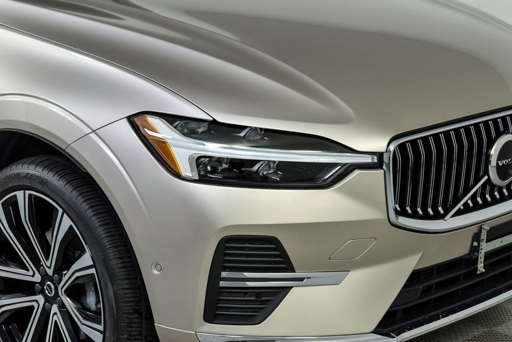 Certified 2023 Volvo XC60 B5 Ultimate w/ Protection Package Premier image 39