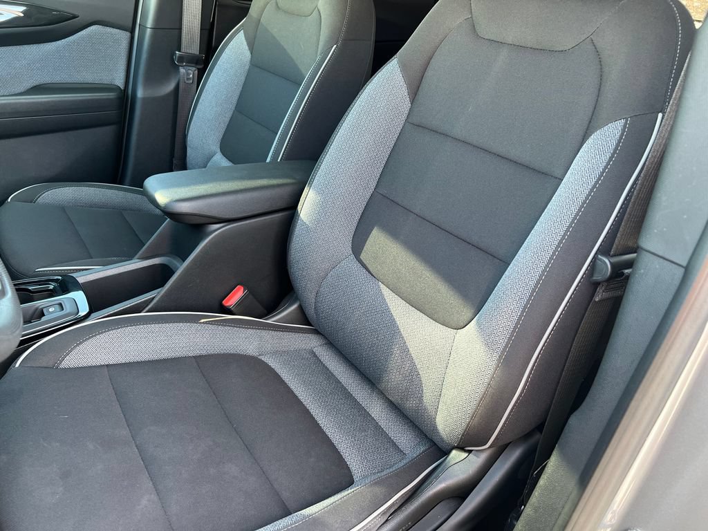 Used 2025 Chevrolet TrailBlazer LT AWD/4WD image 11