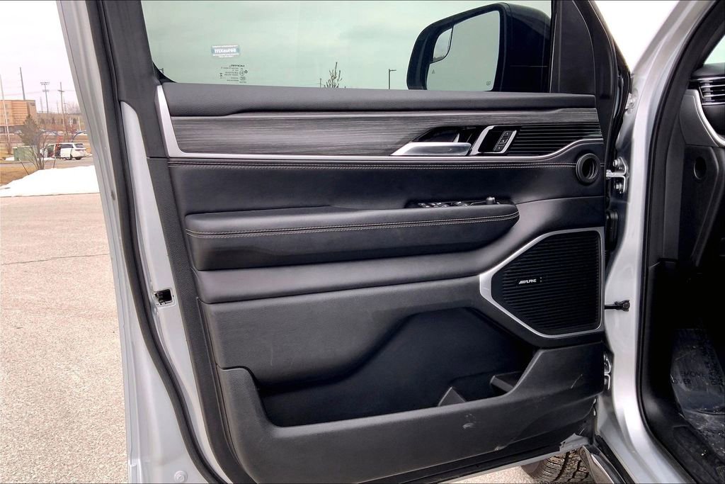 Used 2023 Jeep Wagoneer Series II image 19