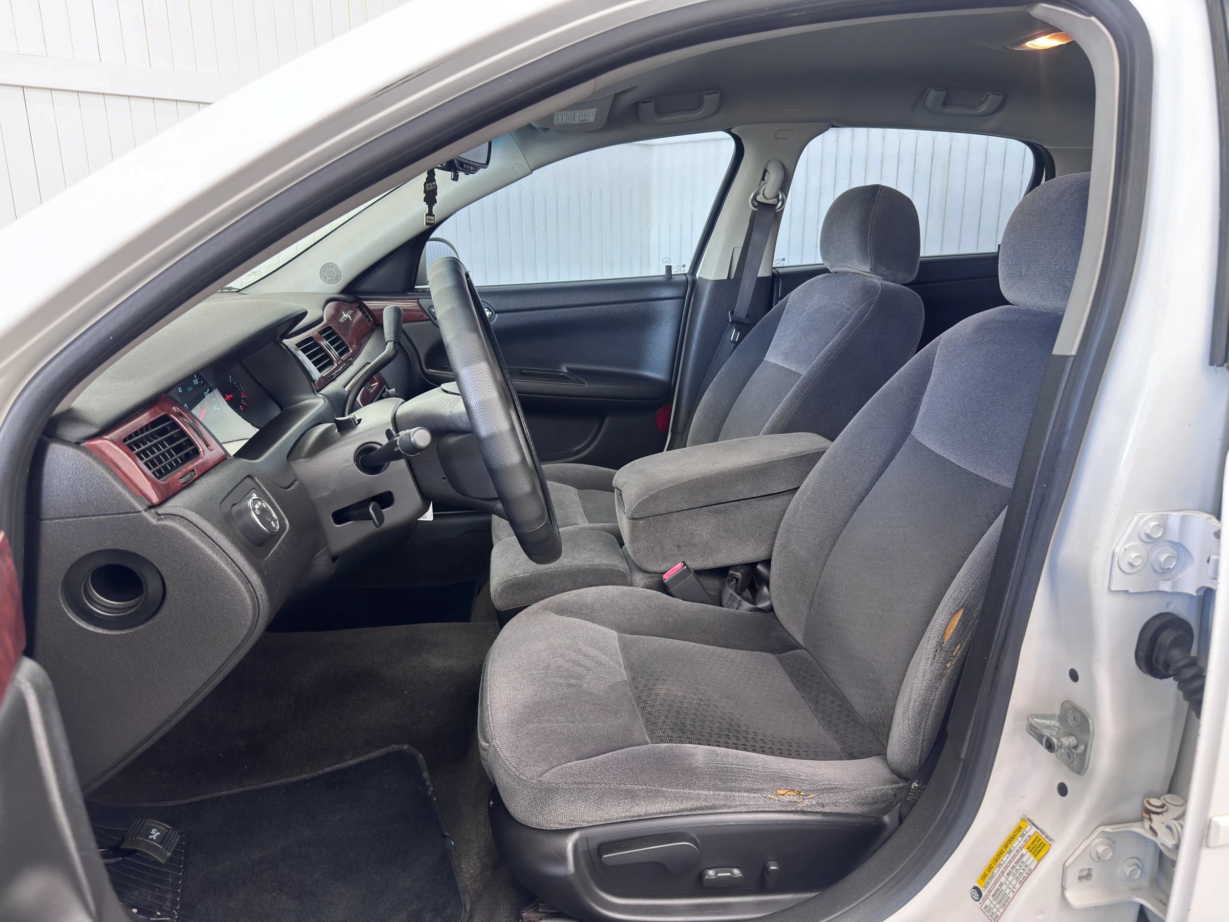 Used 2006 Chevrolet Impala LS FWD image 9