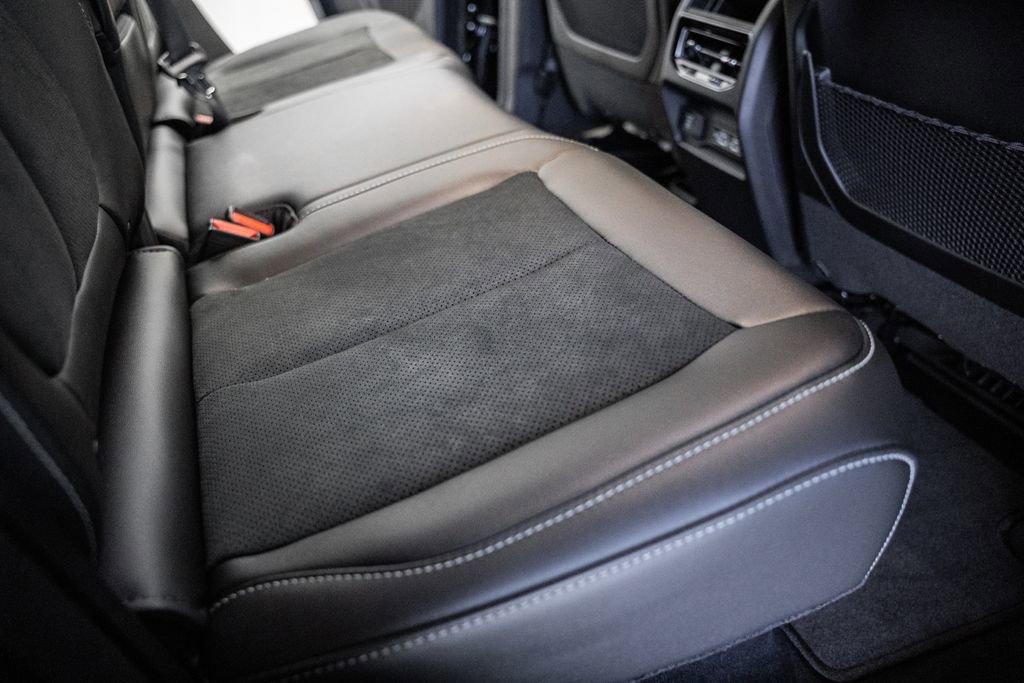 New 2025 Jeep Grand Cherokee 4WD image 30